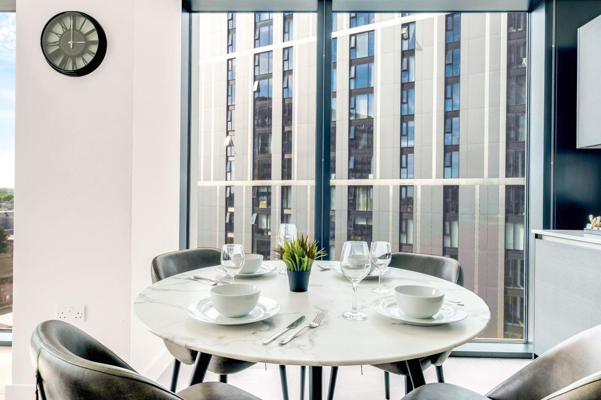 Mercian Luxury Serviced Apartments- Birmingham City Centre - Your Perfect Stay - Gym Rooftop Terrace Cinema Room Exterior foto